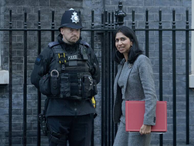 La renunciada ministra de interior británica Suella Braverman en Londres