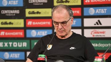 Marcelo Bielsa no se guardó nada y lanzó críticas contra la selección de México y su DT tras golear con Uruguay