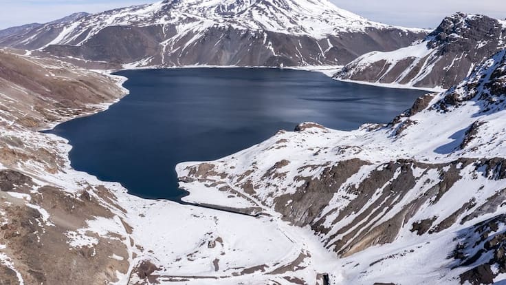 Mantienen alerta preventiva en cuatro comunas del Maule por actividad del volcán Planchón Peteroa