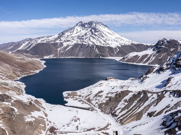 Mantienen alerta preventiva en cuatro comunas del Maule por actividad del volcán Planchón Peteroa