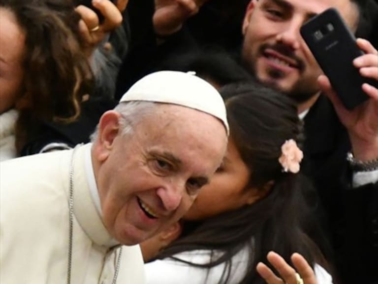 Laicos de Chile critican que el Papa no actuara en el país como con grupo peruano