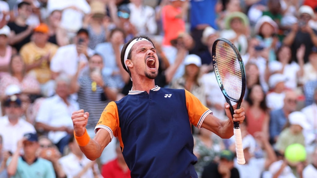 Daniel Altmaier da el batacazo en Roland Garros tras eliminar a Jannik Sinner