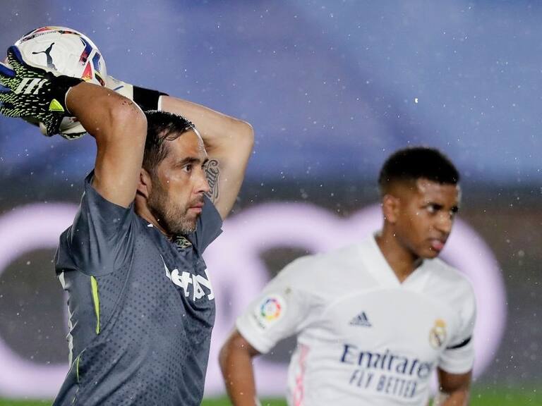 Claudio Bravo fue nominado al premio Jugador del Mes en la Liga española