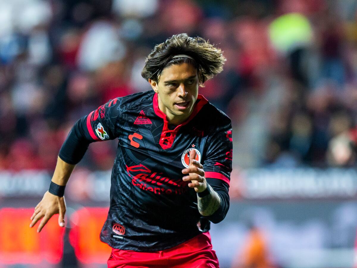 Sorpresa en el mercado: revelan que club del fútbol chileno está a un paso de fichar a Joaquín Montecinos