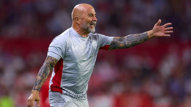 El desenfrenado y frustrado festejo de Jorge Sampaoli en la igualdad del Sevilla ante Valencia