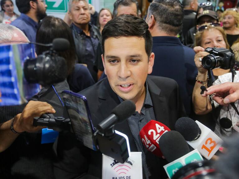 Alcalde de Puente Alto frenó en seco a Javier Olivares: “Hay que ser muy miserable”