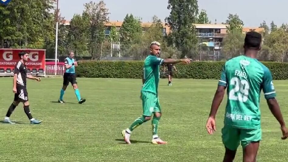 "Viendo el partido le dieron ganas": Arturo Vidal sorprende y juega amistoso entre juveniles de Colo Colo y Rodelindo