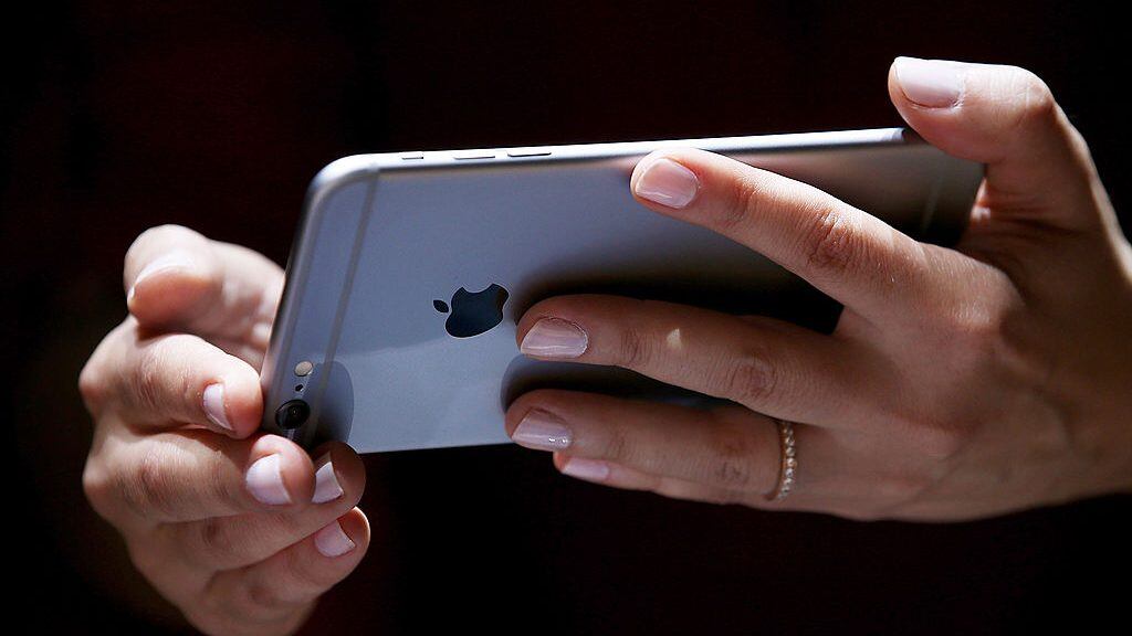 iPhone, Apple