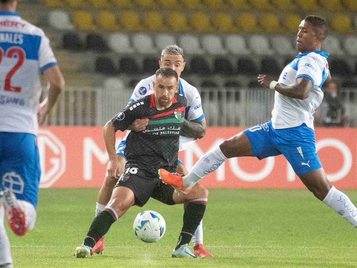 Palestino se hace fuerte en los penales y elimina a la UC de la Copa Sudamericana.