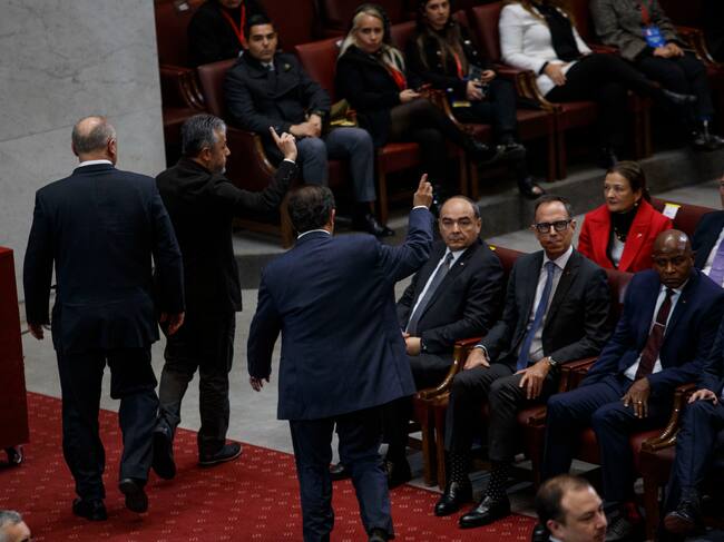 Agencia Uno | Diputados se retiran de la Cuenta Pública