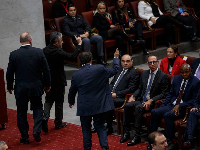 Agencia Uno | Diputados se retiran de la Cuenta Pública