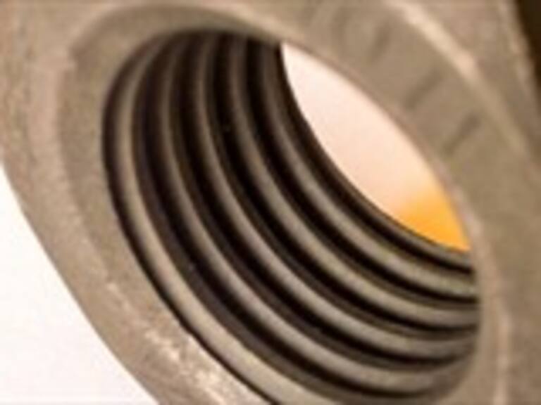 Hombre se masturbó con una tuerca y Bomberos lo rescató con un esmeril