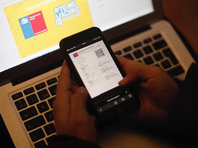 “Ahora vamos por la mascarilla”: Cámara aprueba solicitar al Gobierno el fin del Pase de Movilidad