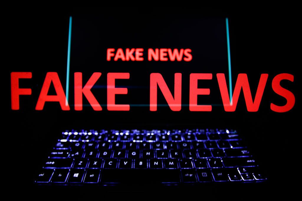 Imagen referencial de contenido falso en la red