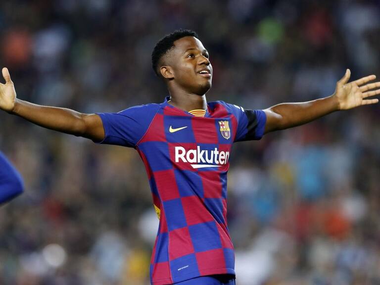 Ansu Fati se aleja de Lionel Messi tras decidir cambiar de representante