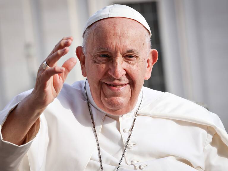 Actualizan estado de salud del Papa Francisco: permanecerá hospitalizado toda la próxima semana, ya que “no está fuera de peligro”