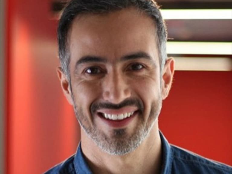 César Caillet derritió corazones con osadas fotos en traje de baño