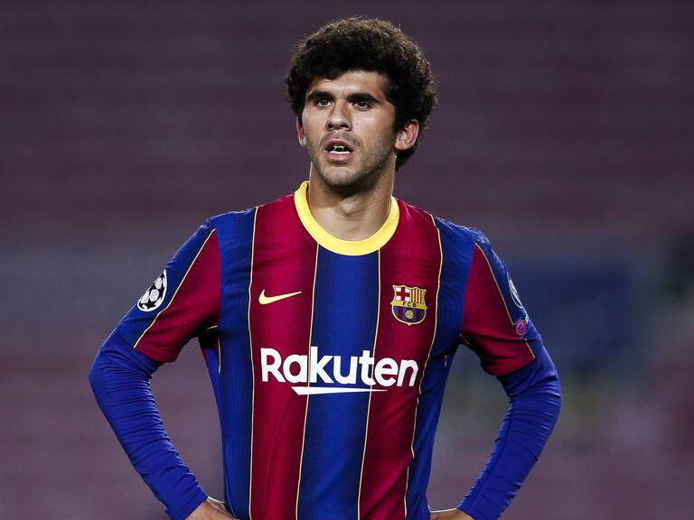 BARCELONA, SPAIN - NOVEMBER 04: Carles Alena of FC Barcelona looks on during the UEFA Champions League Group G stage match between FC Barcelona and Dynamo Kyiv at Camp Nou on November 04, 2020 in Barcelona, Spain. (Photo by Eric Alonso/Getty Images)