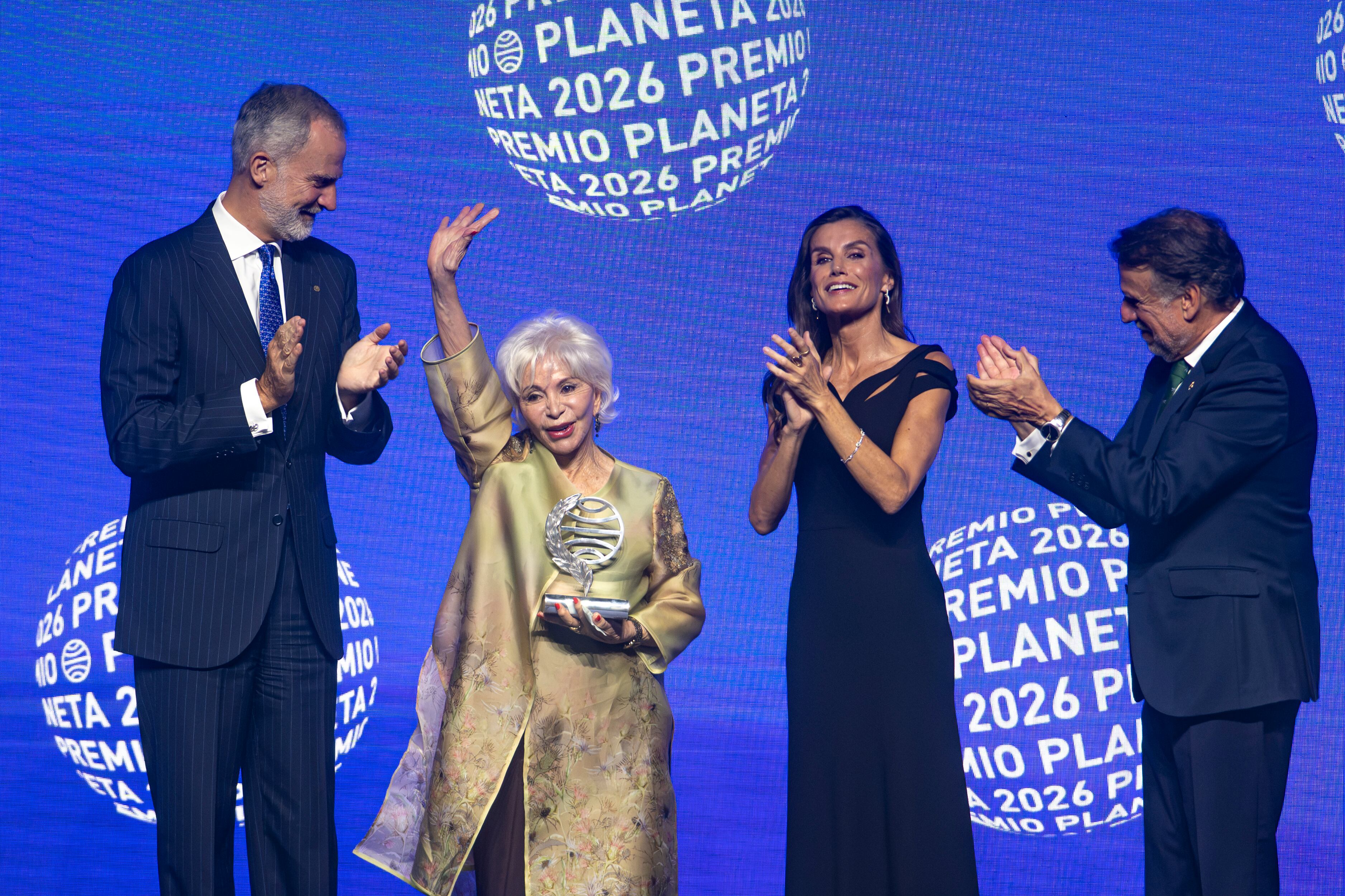 BARCELONA CATALONIA, SPAIN - OCTOBER 15: The writer Isabel Allende (2l) wins the 75th Planeta Prize for ‘La hora antes del alba’ on 15 October 2026 in Barcelona, Catalonia, Spain. The Planeta Novel Prize celebrates its 75th anniversary in 2026, having established itself as one of the world’s most lucrative literary awards: 1,000,000 euros for the winner and 200,000 euros for the runner-up.[**********]. (Photo By Lorena Sopena/Europa Press via Getty Images)