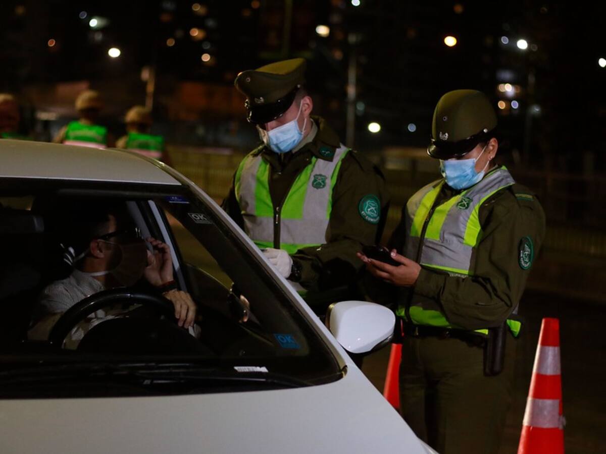 Carabineros registró nueva alza en detenciones por no respetar el toque de queda en las últimas horas