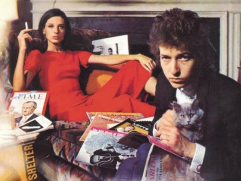 Falleció Sally Grossman, la modelo de la popular portada de Bringing It All Back Home de Bob Dylan