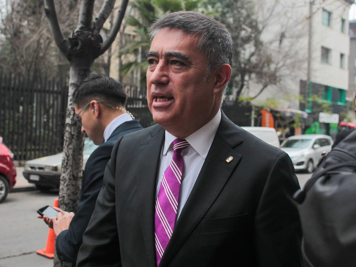 “Si hubiera sido Bachelet, feliz bailo con ella”: Desbordes aborda la “ruptura de tradición” de primer pie de cueca con autoridad de gobierno