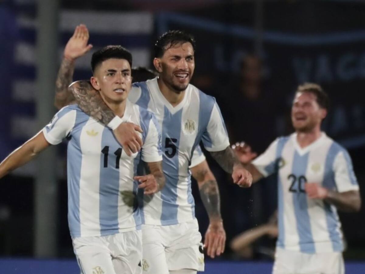 Argentina tumba al Uruguay de Bielsa en Montevideo, se asegura el repechaje y queda a solo un paso de clasificar al mundial de 2026