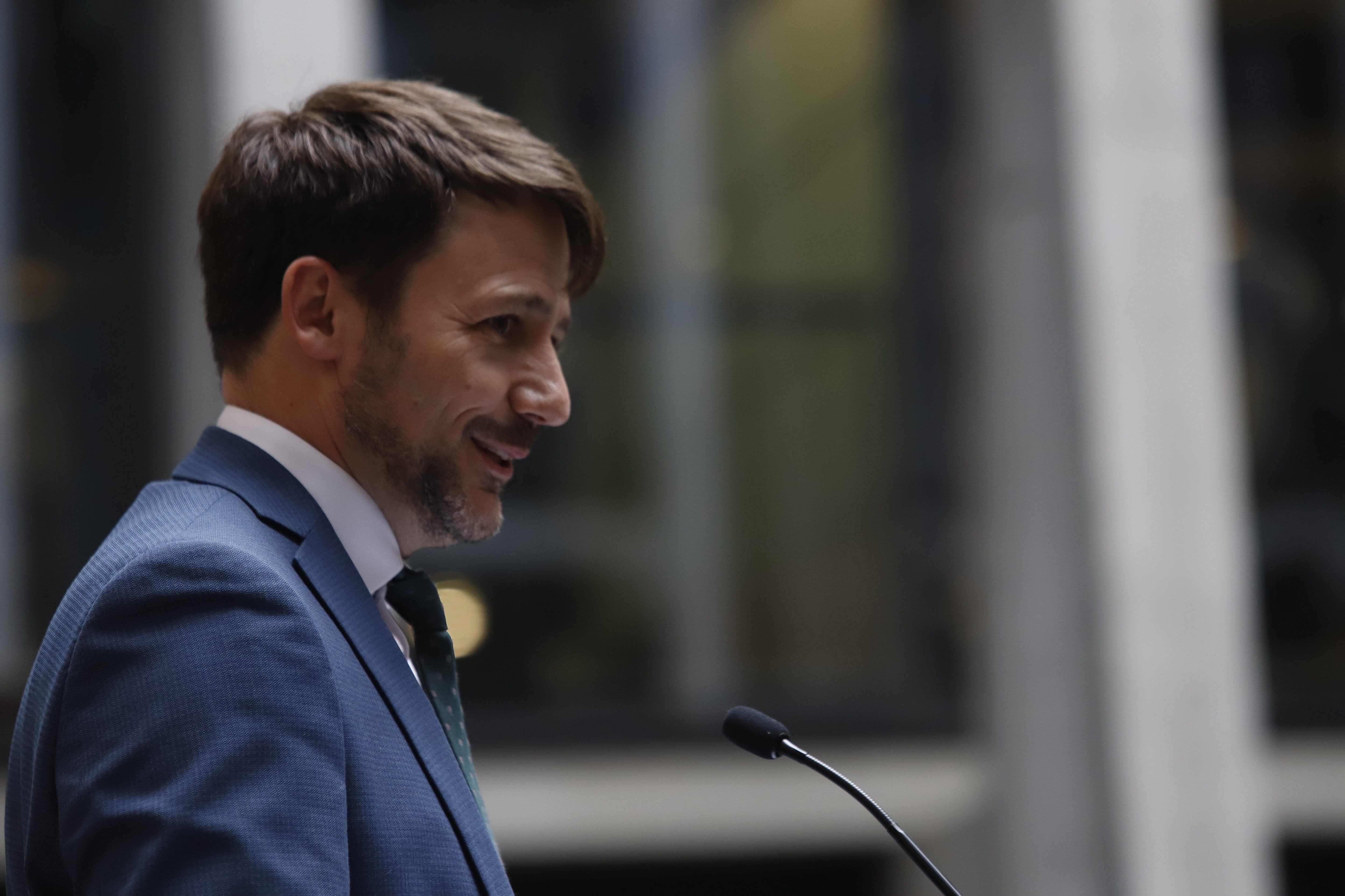 Gobierno frena alza estimada en cuentas de luz para hogares de alto consumo