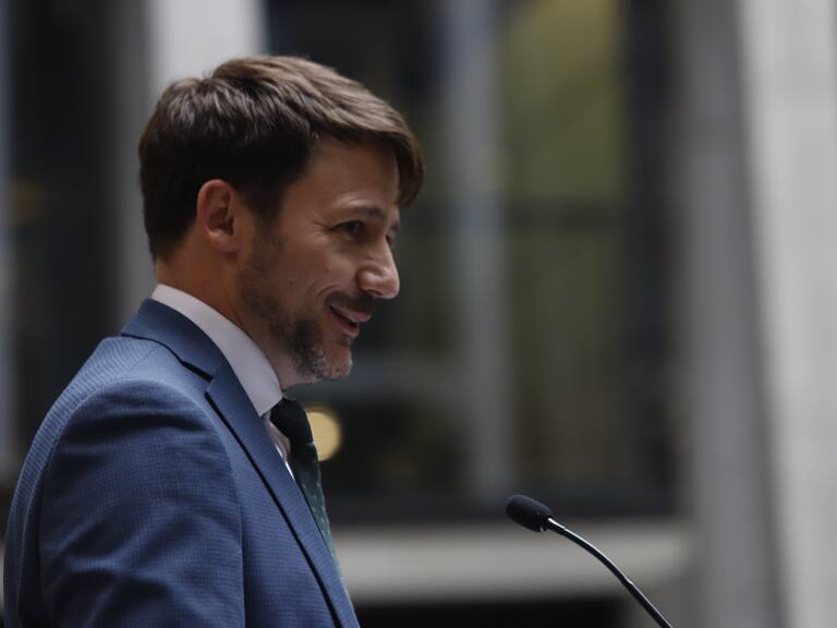 Gobierno frena alza estimada en cuentas de luz para hogares de alto consumo