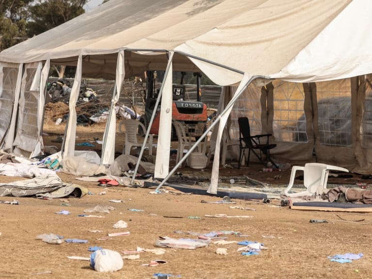 Huyó descalza y por cuatro horas: DJ argentina que sobrevivió a masacre en fiesta electrónica israelí relata su escape de Hamás