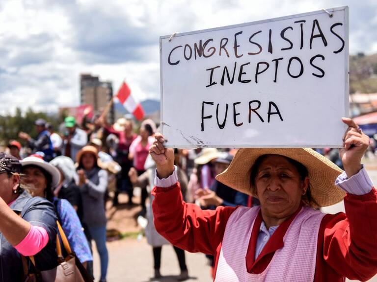 Manifestación contra el congreso y el gobierno del Perú
