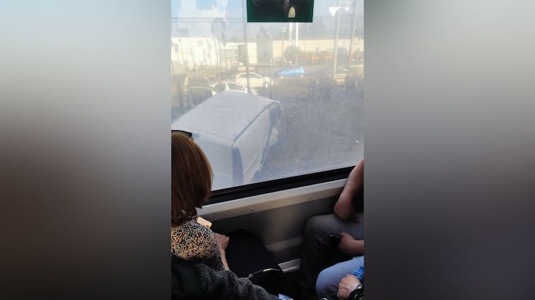 Choque entre camioneta y Biotrén