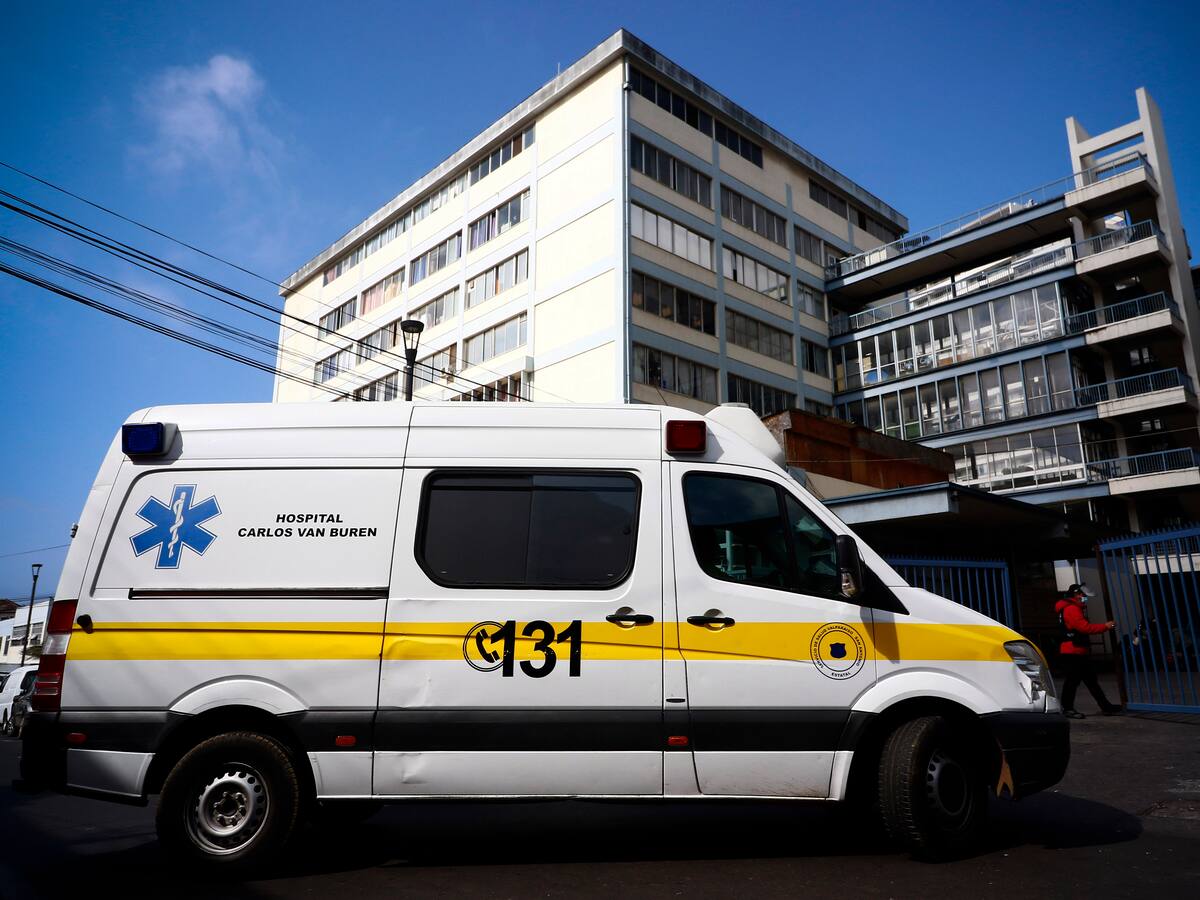 Sospecha de intoxicación por amoniaco activa protocolo en Hospital Carlos Van Buren: paciente se encuentra en estado grave