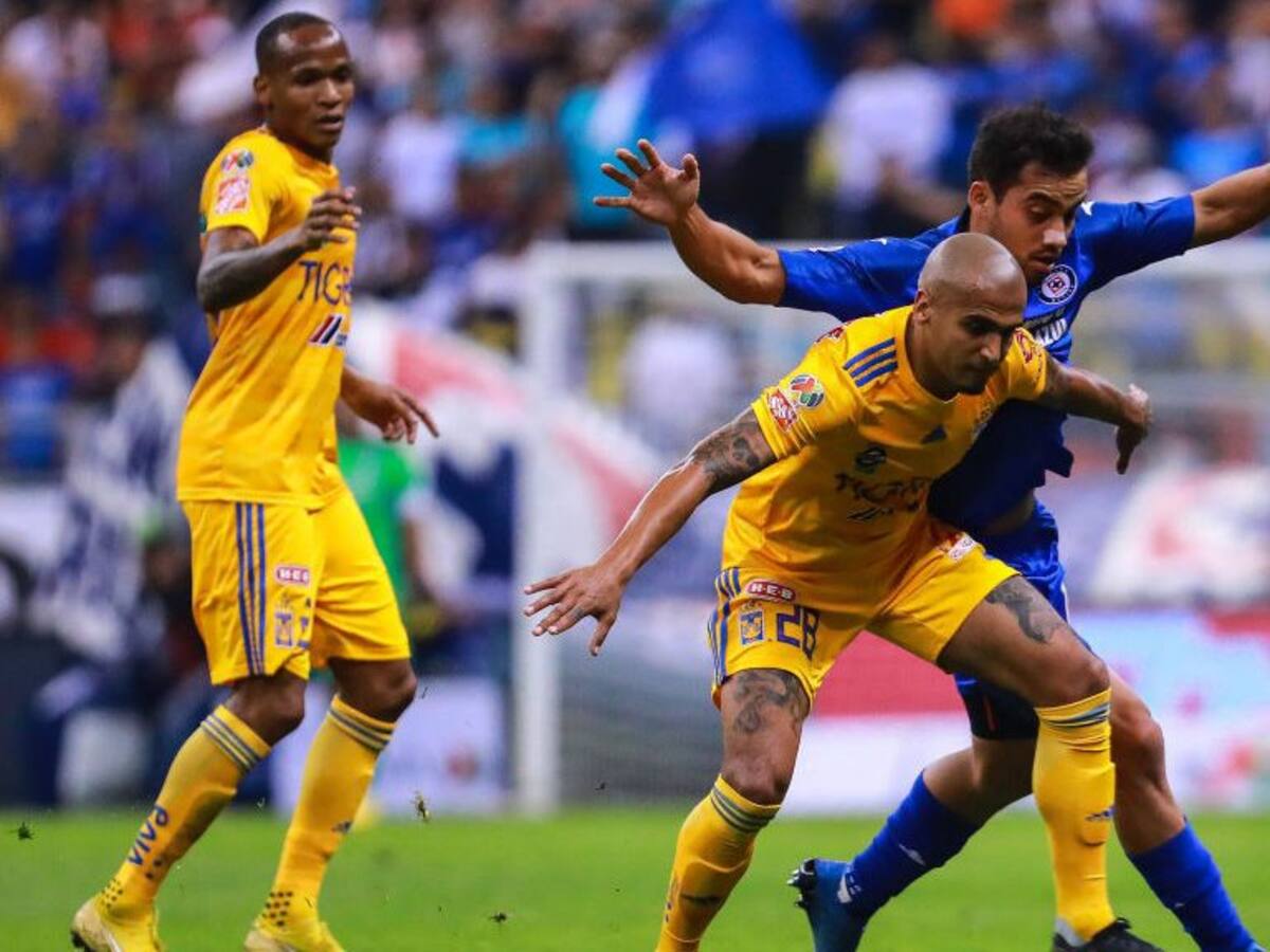 El Tigres de Eduardo Vargas y el Cruz Azul informaron casos de Covid-19 en sus planteles en la previa al duelo entre ambos
