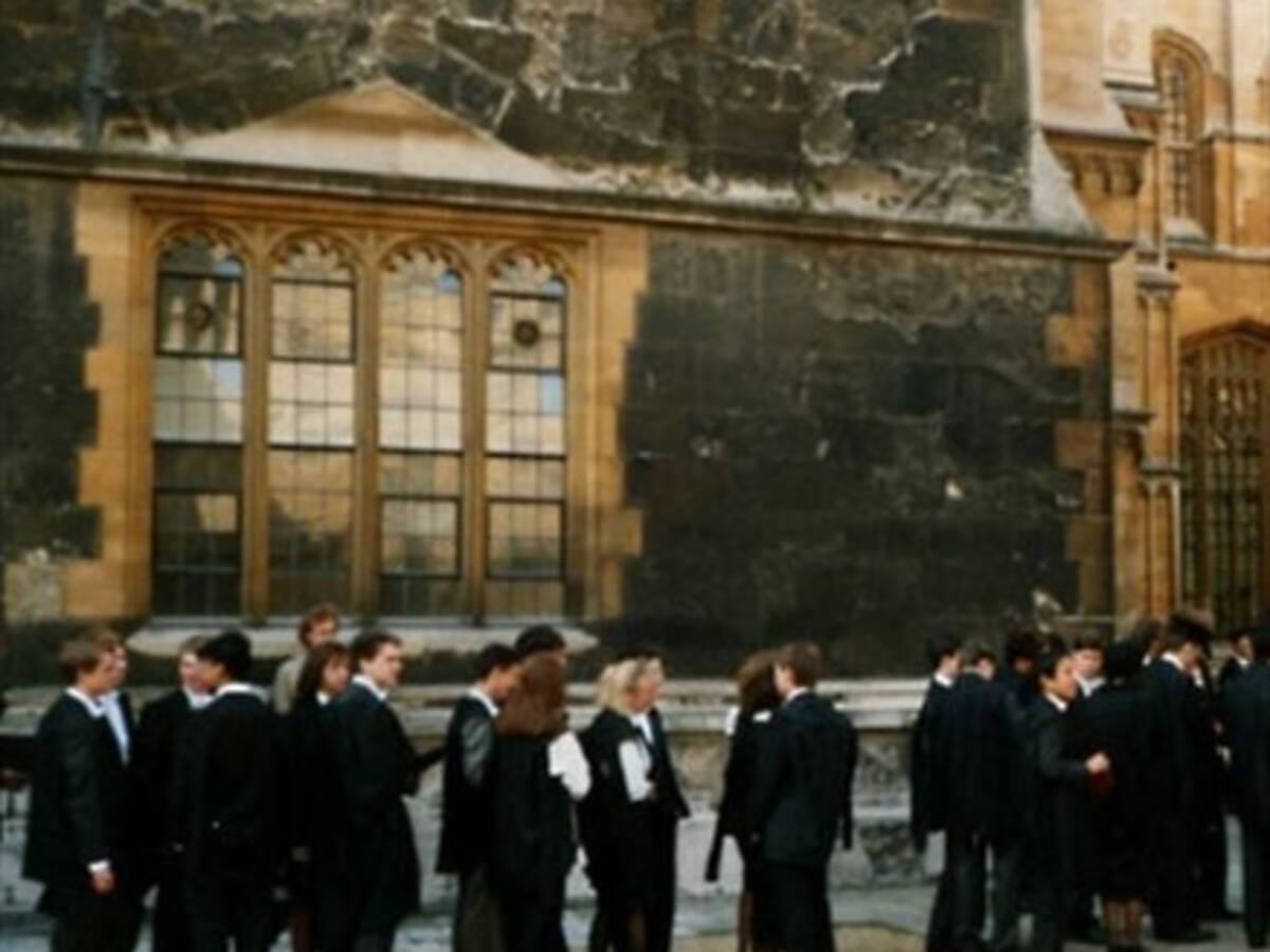 Pasantes de universidad de Oxford comienzan a llegar a empresas chilenas