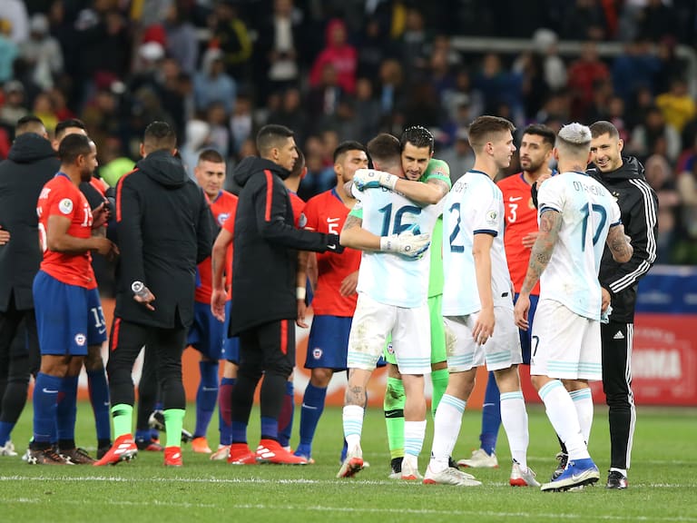 El equipo de Argentina que entra a la pelea con clubes chilenos por un exseleccionado de La Roja