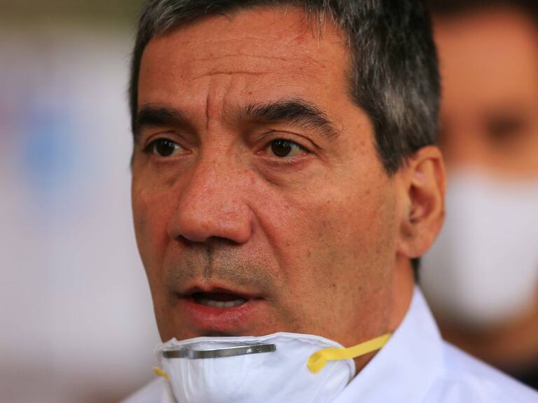 28 de Marzo 2020/ SANTIAGO
El alcalde de Independencia, Gonzalo Durn habla a los medios, tras reunin de autoridades en la municipalidad de independencia, entregan balance de la jornada de cuarentena ayer en 7 comunas de la Regin Metropolitana, donde adems, anuncian que realizaran fiscalizacin en feria libre de la comuna.
FOTO: Jose Francisco Zuiga /AGENCIAUNO