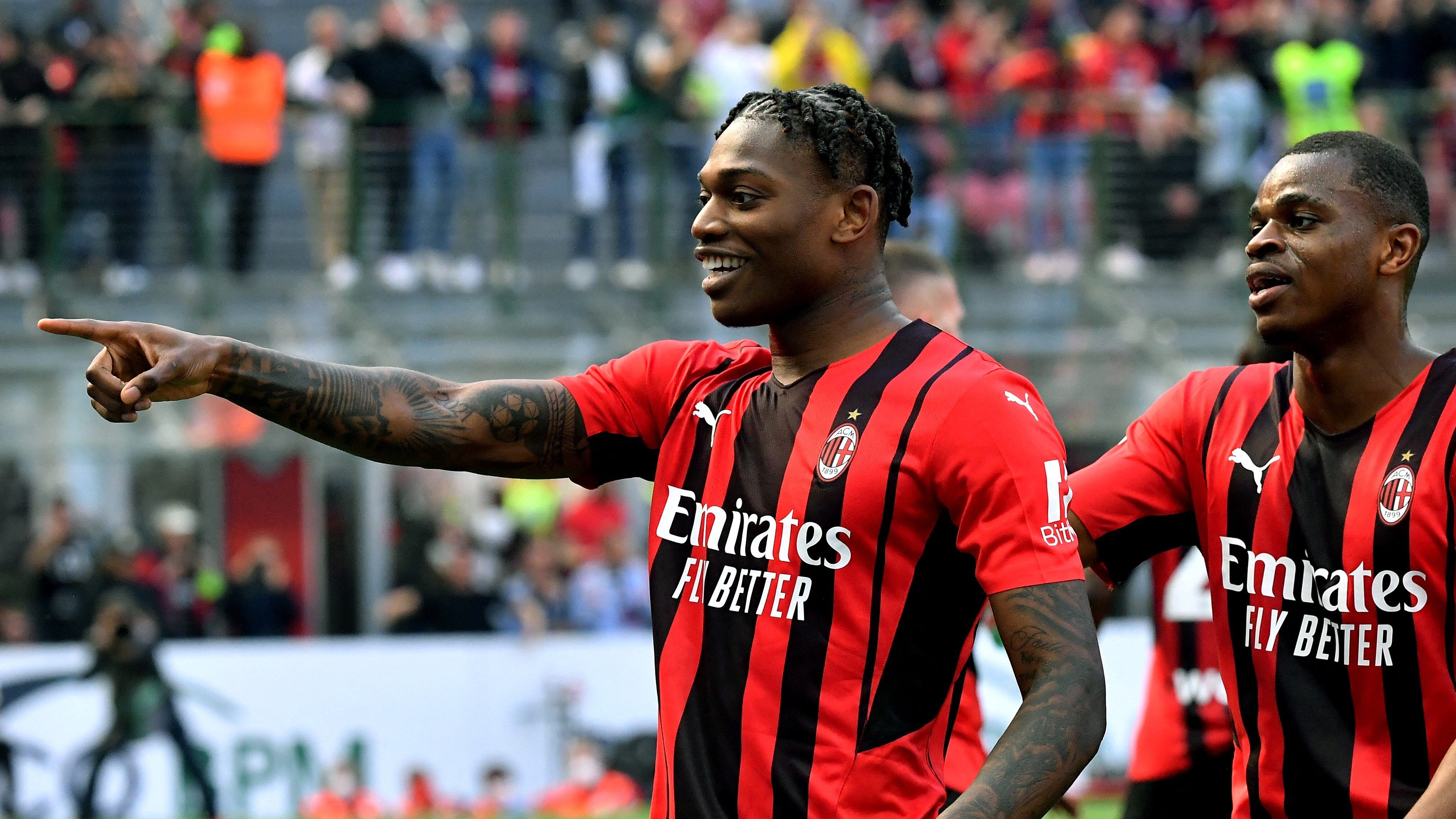 Milan se impone a la Fiorentina y se mantiene como el líder de la Serie A