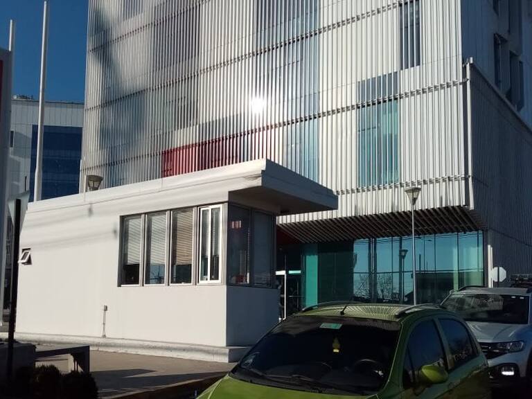 Clínica de La Florida reabrió su urgencia tras colapso en ocupación de camas