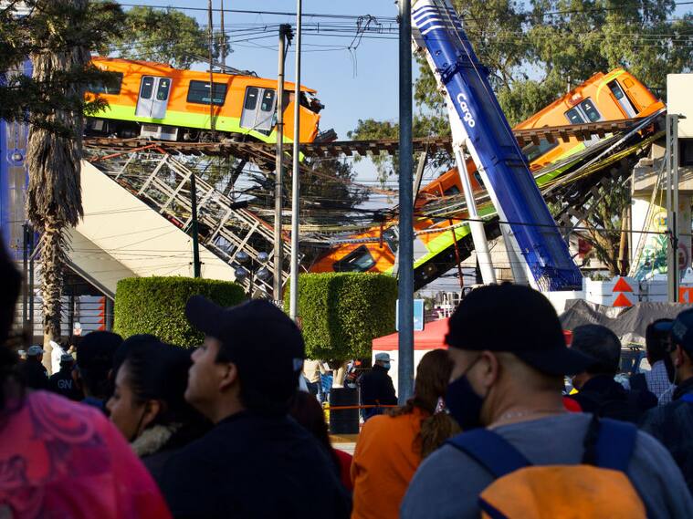 Caída de tren en paso en altura del Metro de Ciudad de México