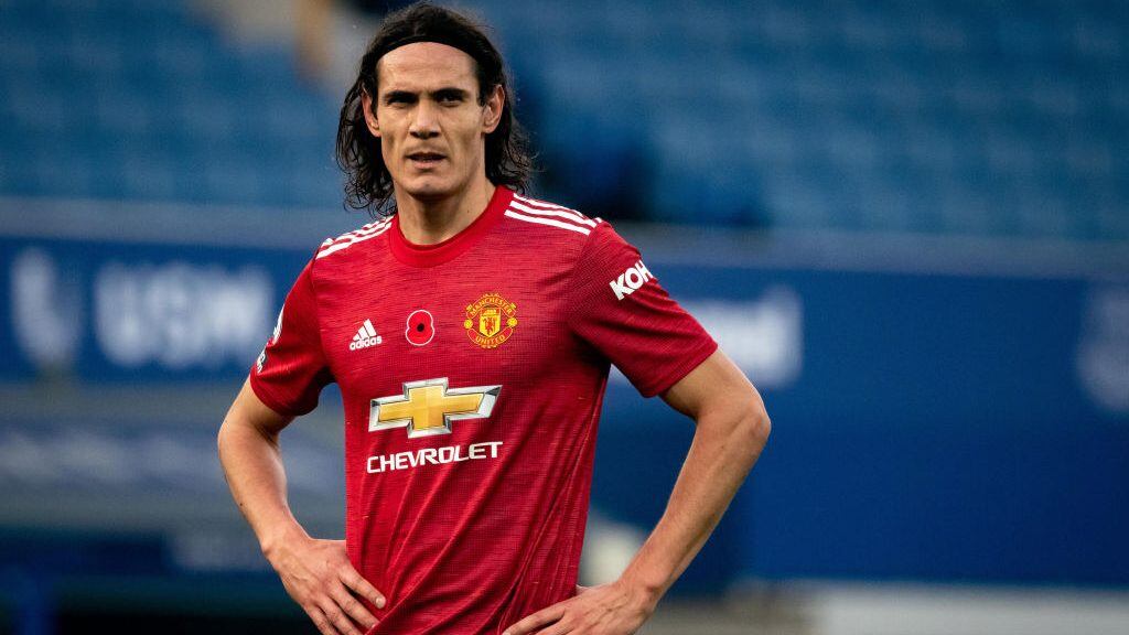 LIVERPOOL, ENGLAND - NOVEMBER 07:  Edinson Cavani of Manchester United looks on during the Premier League match between Everton and Manchester United at Goodison Park on November 7, 2020 in Liverpool, United Kingdom. Sporting stadiums around the UK remain under strict restrictions due to the Coronavirus Pandemic as Government social distancing laws prohibit fans inside venues resulting in games being played behind closed doors. (Photo by Ash Donelon/Manchester United via Getty Images)