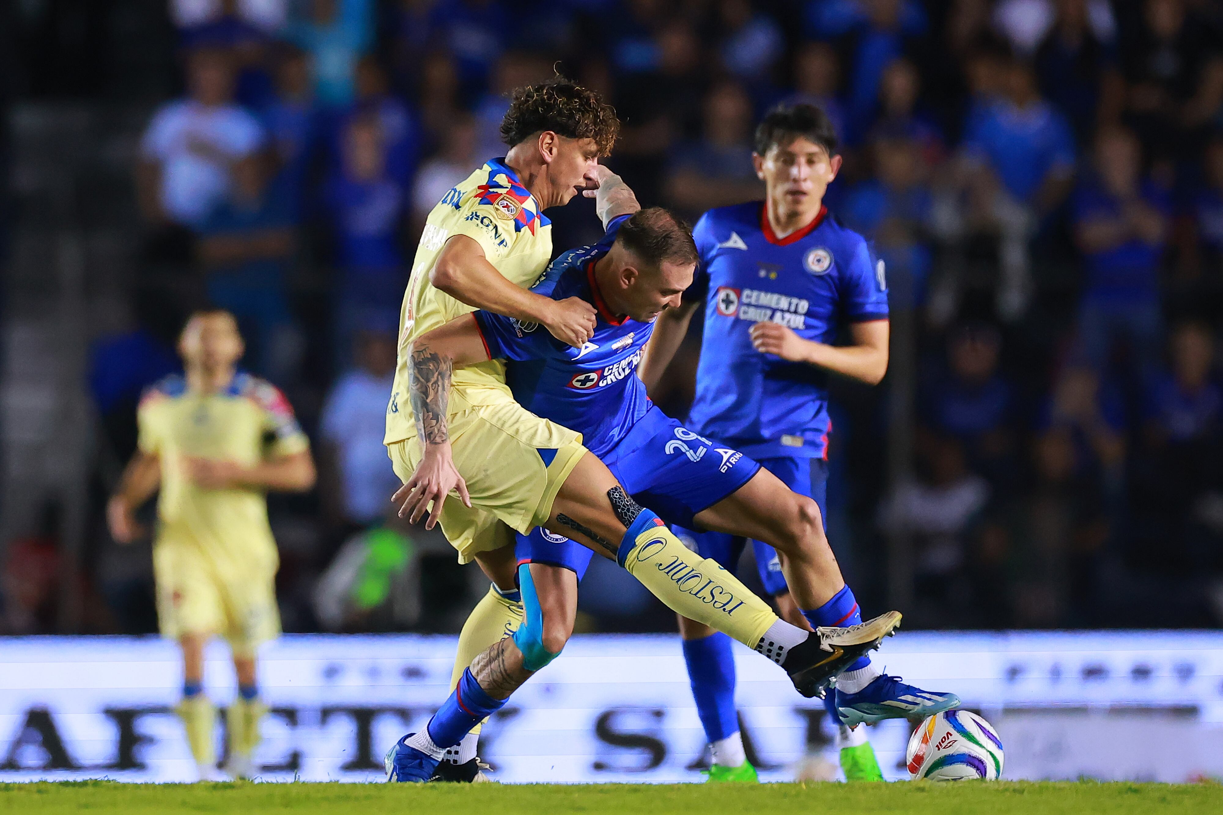 Igor Lichnovsky y Diego Valdés fue titulares en forzado empate del América con Cruz Azul por la final de la Liga MX | Getty Images