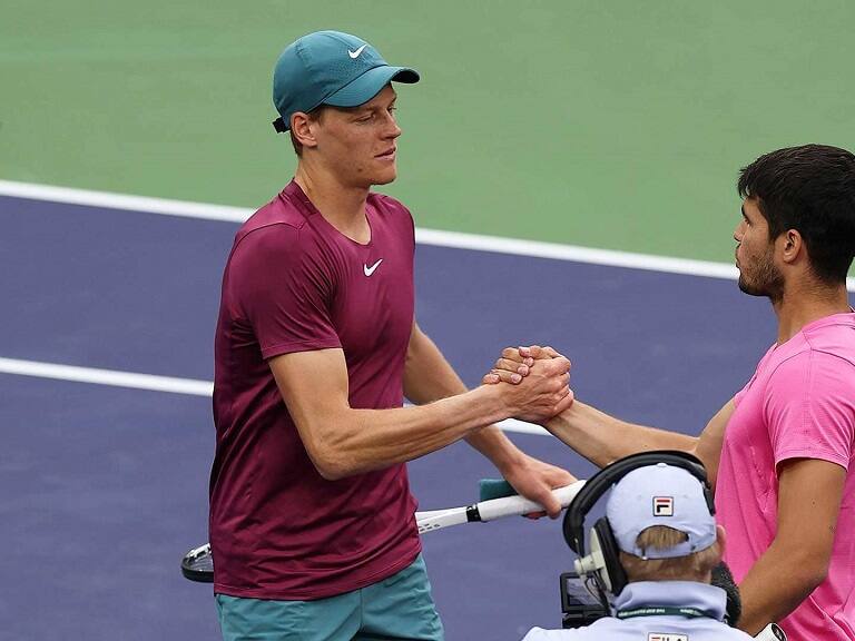 En tres horas de partido, Jannik Sinner destruyó el sueño de Carlos Alcaraz de ganar Indian Wells y Miami de manera consecutiva