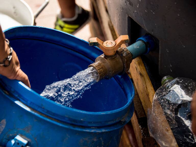 Esta semana comienza el corte de agua de 36 horas en Santiago: las comunas afectadas y todos los puntos de abastecimiento