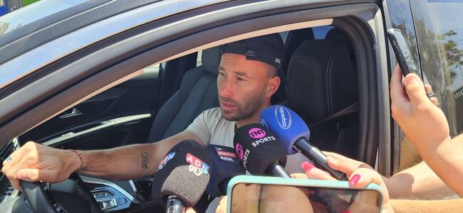 Luciano Pons tras salir del Centro Deportivo Azul. Foto: Leo Mora/ADN Deportes