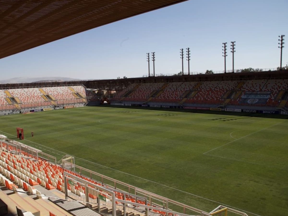 Con un estadio que será una caldera: estas son las probables formaciones de Cobreloa y Colo Colo