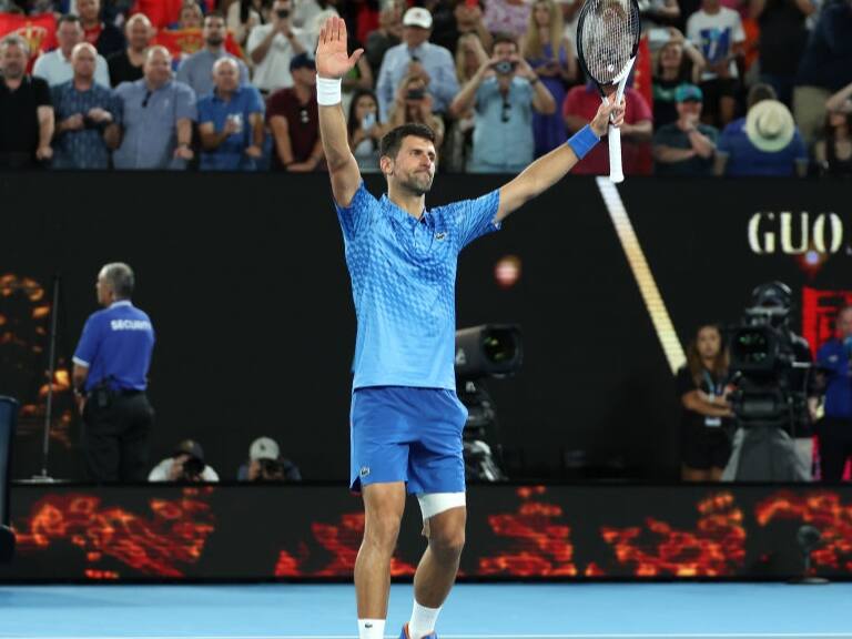 Novak Djokovic aplasta a De Minaur y afianza su favoritismo para buscar el título del Abierto de Australia