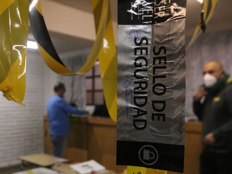 Sellos de urnas manipulados