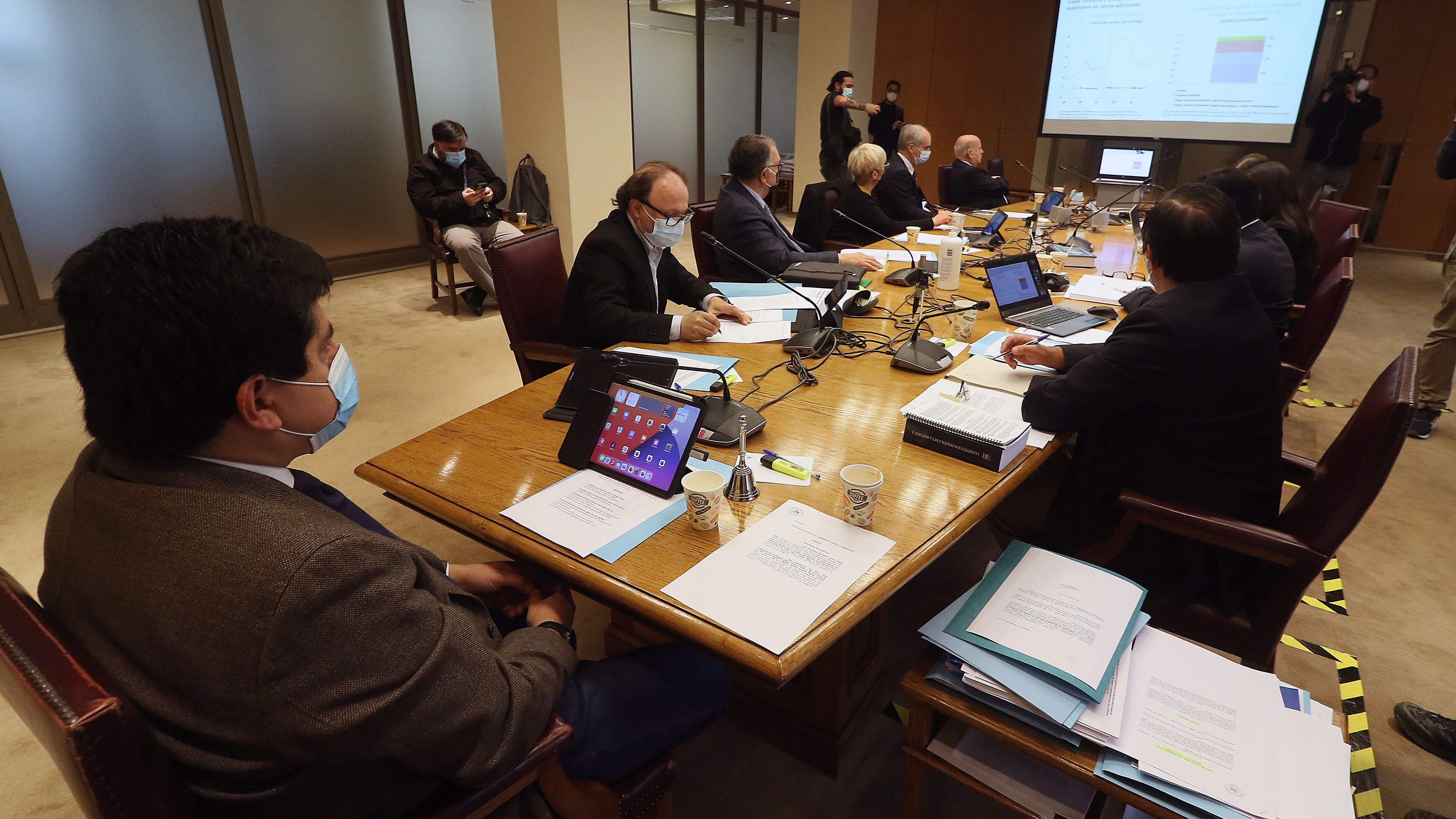 Comisión de Constitución revisa el cuarto retiro de fondos de las AFP