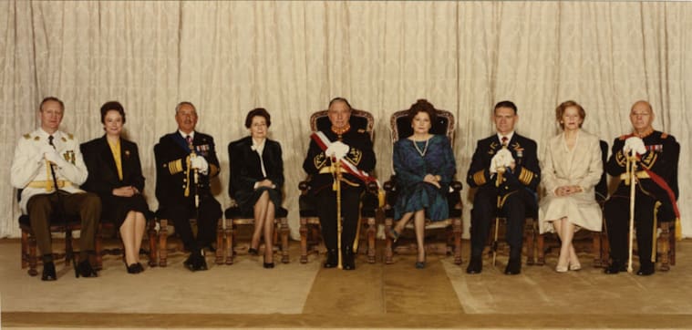 Retrato del Presidente de la República de Chile y la Junta Militar de Gobierno y señoras. 1985